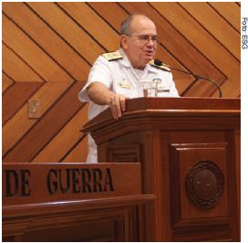 Almirante-de-Esquadra Eduardo Bacellar Leal Ferreira, Comandante da ESG