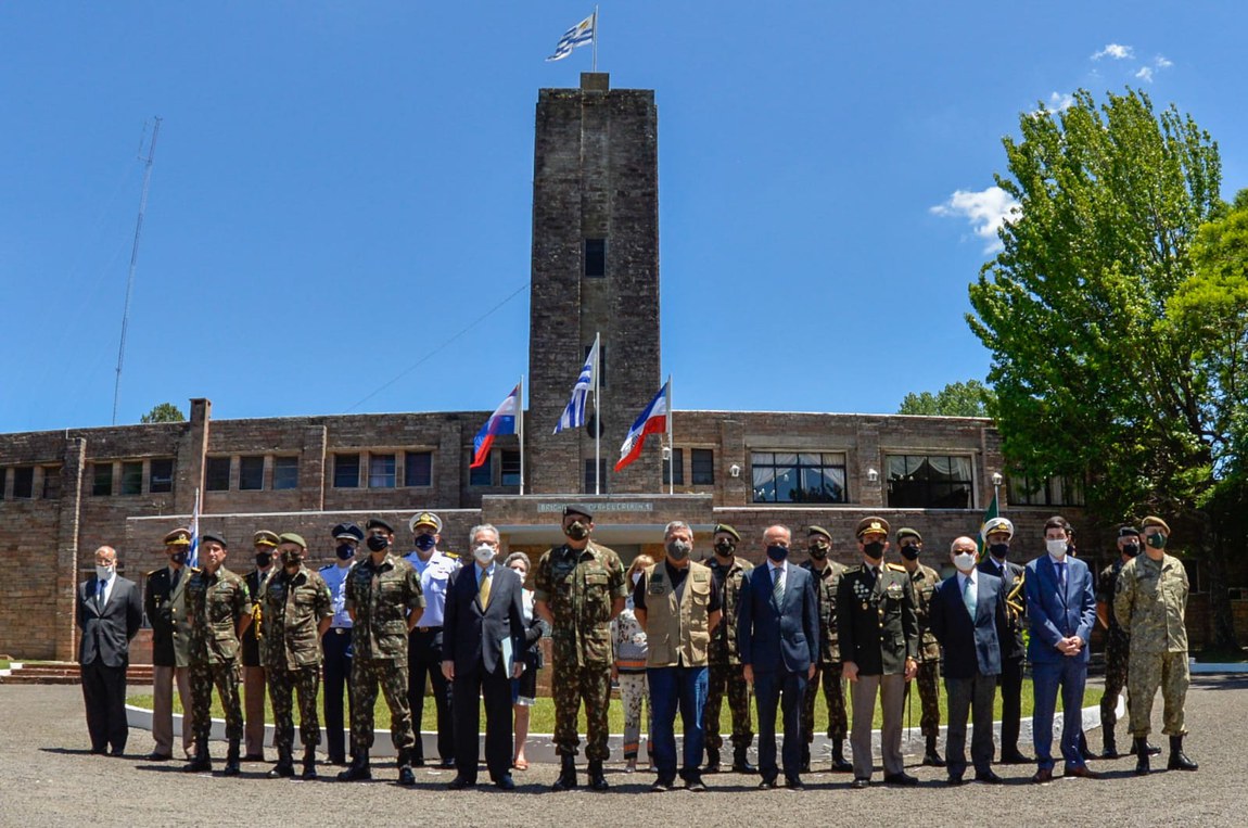 Ministro da Defesa participa de encontro bilateral com homólogo do Uruguai
